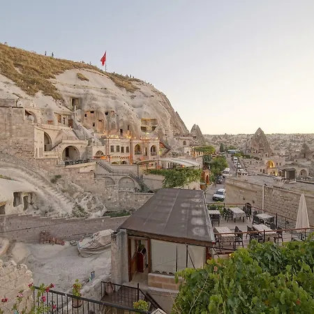 イン Melek Cave 3*