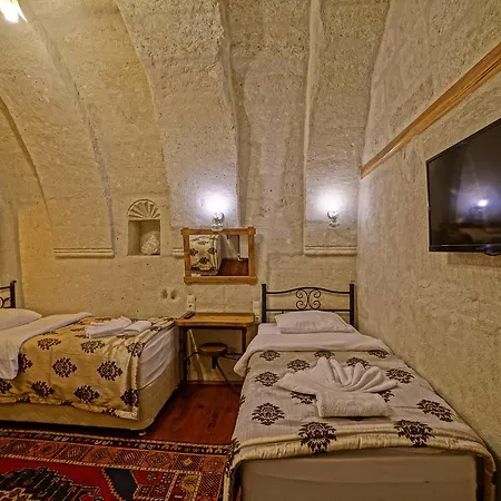 Inn Melek Cave