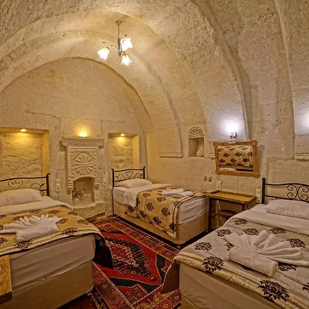 Inn Melek Cave
