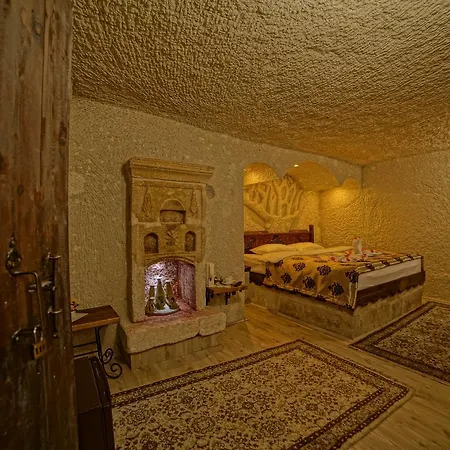 Melek Cave イン ギョレメ