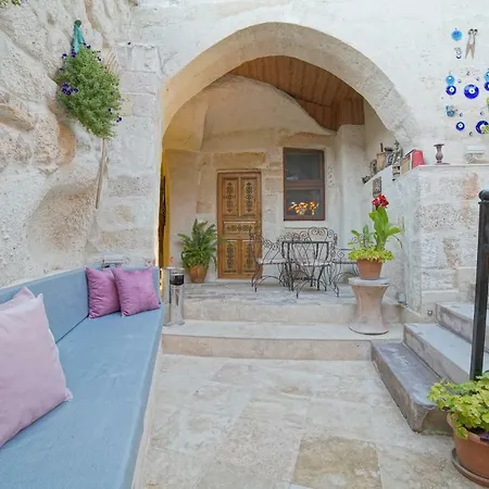 Melek Cave イン ギョレメ