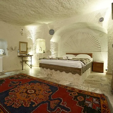 イン Melek Cave 3*