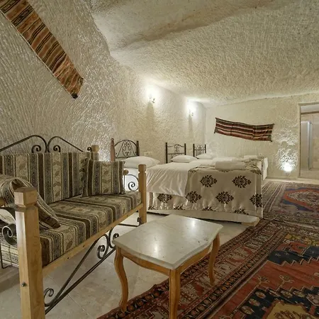 Inn Melek Cave