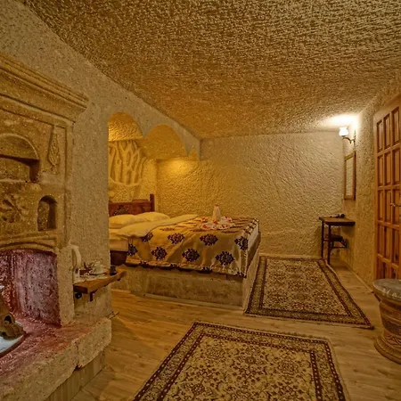 イン Melek Cave 3*